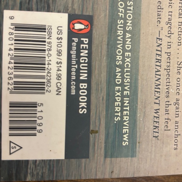 Original Penguin Book Cover with Blue and White Accents - Picture 4 of 4